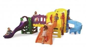 0956.5-playground-modular-total-plus-con-ninos